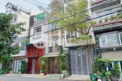 Bán gấp nhà đường ba vân 4 tầng đẹp hẻm xe tải hướng đông 0937573236.