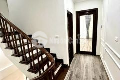 Bán nhà 5 tầng ngõ rộng đường lạc long quân