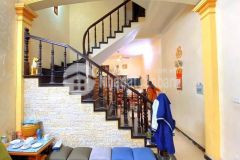 Người quen cần bán nhà gấp phố đê la thành, tặng lại nội thất, tiện ích nhiều vô kể, 150m ra phố, 5