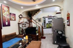 Hoàng liệt bán nhà 5 tầng 32m2 ô tô đỗ cổng chỉ 3,15 tỷ.