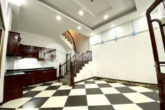 Nhà đẹp ở luôn hồ tùng mậu 30m2 6 tầng vị trí đẹp thoáng sáng 30m ra phố chỉ 4.45 tỷ