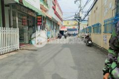 Bấn gấp nhà 1 trệt 1 lầu đường 168 phước long a giá 2 tỷ hơn