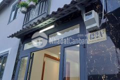 Bán nhà 1 lầu mới xây khu vực trung mỹ tây, 26,6m2, shc, 1,65 tỷ. lh0909646453.