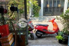 Bán nhà giáp quận 7, 2 xe hơi tránh nhau sổ nở hậu nhẹ nhà cũ tiện xây lại