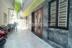 Bán nhà 7 tầng thang máy phố đội cấn, ôtô đỗ cửa, lô góc, gần phố, giá 10.5 tỷ