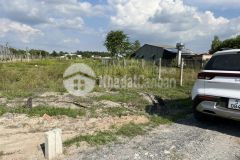 Tôi cần tiền mua bánh ăn trám cái mỏ hun dữ lại nên bán lô đất 450 triệu, sổ sẳn