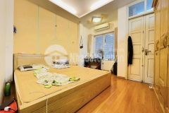 Bán nhà ngõ 898 đường láng, đống đa, 38m2, 5 tầng giá 4.4 tỷ.