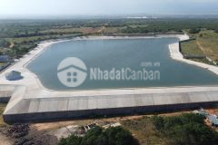 Lô view biển cạnh hồ nước rạng đông, đường vào tới đất