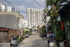 Hẻm xe hơi vào nhà cách mặt tiền 40m vuông vức