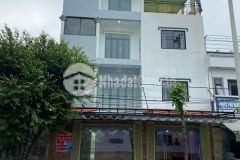 Bán nhà 4 tầng mt đường ql1a cách tttp 5km, 64,2m2, giá 4.5 tỷ. lh0764445608.