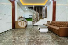 Hoàng mai 48m2 5 tầng mặt tiền 4.4 m