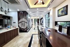 Cho thuê nhà 7 tầng gần phố vương thừa vũ làm cty vp, phòng khám