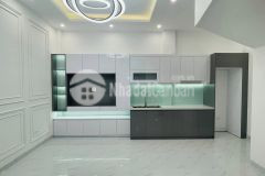 Nhỉnh 5 tỷ nhà đẹp lạc long quân dt 38m24 tầng 2 thoáng ôtô đỗ cửa 0962745289