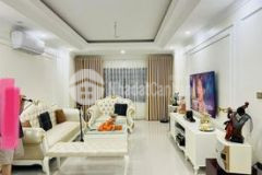 Bán nhà quận cầu giấy, vị trí đắc địa, phân lô, mt to, vỉa hè, ô tô tránh, kinh doanh vp.