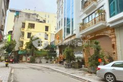 Bán nhà lạc long quân ngõ 603 thông, oto tránh, đi qua nhà. 35m2 xây 6t. giá 4.9 tỷ