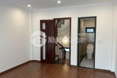 Bán nhà, 3 bước ra hồ thạch bàn, ô tô đỗ cổng, 33m, 5 tầng, 3.65 tỷ