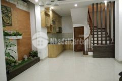 Bán gấp nhà lô góc 2 mặt ngõ, 3 gác đánh võng.42m2 xây 5 tầng. vài bươc chân ra tới mặt phố lê đức