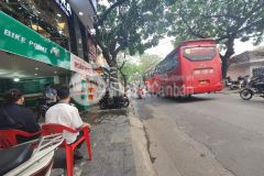 Bán gấp ngõ 55 hoàng hoa thám ô tô tránh, vỉa hè rộng, thang máy nhập khẩu, 135m2.