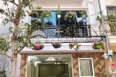 Nhỉnh 5 tỷ oto vào nhà 16 đội cấn ba đình 35m2 hiếm có