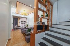 Bán nhà 5 tầng, diện tích 45m2, giáp bát hoàng mai. lh 0988838738