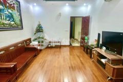 Bán nhà hoàng cầu 67m2, 4 tầng, mặt tiền 4m, vị trí trung tâm, 2 thoáng trước sau ô tô đỗ