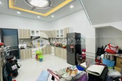 Gâp ban hxh, quôc lô 13, hbp thu đưc, dt 70m2 x3 tâng chi nhinh 4 ty ket viêc gia đi