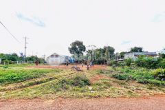 Giá ngợp cần tiền bán lỗ lô đất đẹp 450 hạ còn 2xx chốt nhanh lô đất ea drong gần cạnh uỷ ban mặ