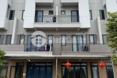 Cần bán gấp căn liền kề ngay chân đế của 7 toà chung cư