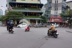 Bán nhà riêng phố cát linh quận đống đa 40m ô tô tránh nhỉnh 8 tỷ.