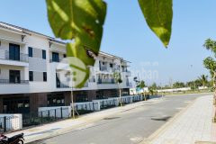 Hàng hiếm cả dẫy chỉ có 1 căn diện tích lớn 170m2 căn góc sẻ khe tại centa riverside giá 39tr.m2