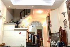 Nhà đẹp mới xây ngay tân mai ô tô đỗ cửa 42m2 5 tầng chỉ 3,4 tỷ