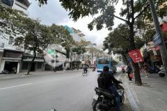 Mặt phố huế 12 tỷ 40m2 mặt tiền 5 mét 0944523668