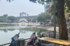 Bán nhà mặt hồ hoàng cầu, phố đặng tiến đông, giá nhỉnh 300trm