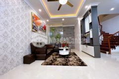 Bán nhà phố hoàng văn thái. 40m2. 5t. mt 6.2m. hơn 5 tỷ. ngõ thông. ô tô. kinh doanh. 0968084286