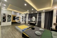 Bán nhà lạc long quân 55m 5 tầng ô tô đỗ sát cửa