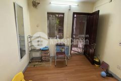 Cần bán gấp căn hộ tập thể mặt phố nguyên hồng, đống đa, dt 60m2, 2 ngủ chỉ 1.85 tỷ