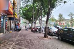 Cho thuê nhà mặt phố hoàng quốc việt 60m2, 3 tầng mt5m giá 50tr tháng.