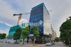 Thửa đất phân lô, ôtô tránh, diện tích 170m2, mặt tiền 10m, cách 5m ra mặt phố hồng tiến.