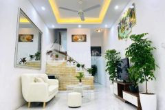 Bán nhà lạc long quân thông tứ tung, nhà khang trang ở luôn. 42m2x4t giá 4.86 tỷ