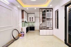 Nhỉnh 2.6 tỷ, bán nhà trần khát chân 30m x 4 tầng, ô tô đỗ. ở ngay.lh 0364260565