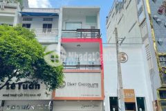 Cần bán nhà mt lê thị riêng, bến thành, quận 1.