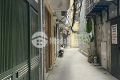 Bán nhà phố trần quý kiên trung tâm cầu giấy 10m ra ô tô ở sướng dt 30m giá bán nhỉnh 3 tỷ.