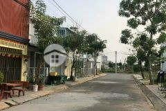 Nhà 1 lầu sổ hồng riêng cách cầu lớn 10 phút dt 4x14 giá 1 tỷ 260 triệu.