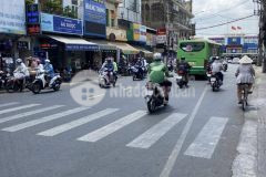 Nhà nát tiện xây buiding mặt tiền ngay chợ bà chiểu 200m2