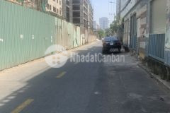 Nhà mới mua vào ở ngay, kết cấu đúc btct chắc chắn, xe hơi đậu sát nhà