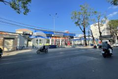 Cho thuê tòa nhà văn phòng hai mặt tiền ngang 50m đường nguyễn trãi, ninh kiều, cần thơ, dt 4000m2