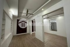 Cho thuê tầng 2,3 mặt phố lò đúc, mt 12m, dt 400m, lối đi riêng biệt, 35 triệu