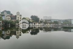 Nhà đẹp view hồ phố bồ đề lô góc 1 mặt đường 1 mặt ngõ.