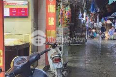 Cần bán gấp nhà 3 tầng chợ cũ như quỳnh kinh doanh tốt giá hợp lý lh 0828218468