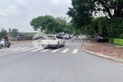 Bán ô đất 2 mặt thoáng tại phường phúc lợi. dt 44m2, mt 4.5m, ô tô tránh 20m. nhỉnh 2 tỷ